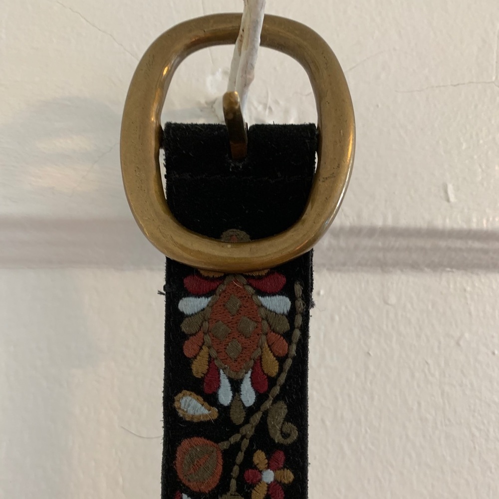 Embroidered belt